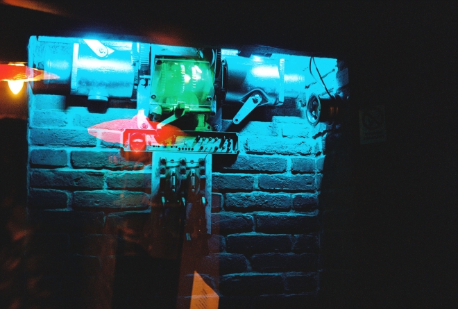 16 Deepartment, Cross club